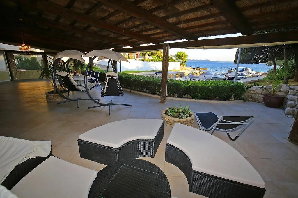 Villa Lisica Petrčane Apartament